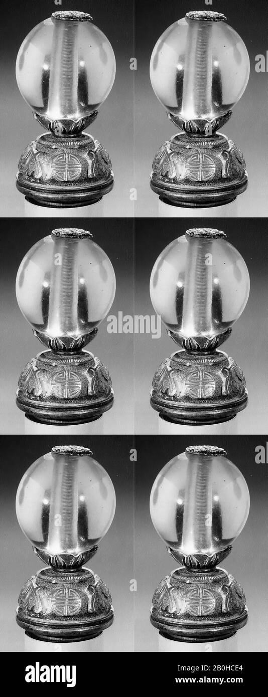 Hat Finial, Cina, dinastia di fine Qing (1644–1911), Data inizio 20th secolo, Cina, Crystal (minerale), H. 2 1/4 in. (5,7 cm), Gioielli Foto Stock