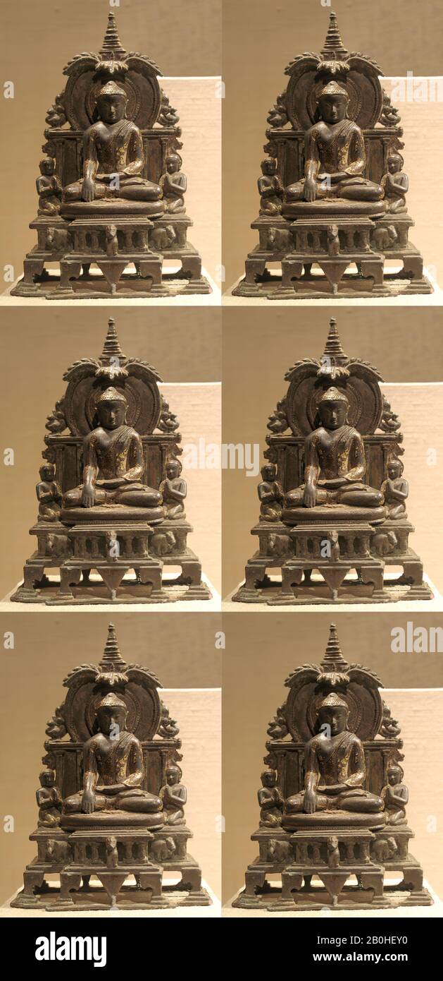 Santuario in miniatura con Buddha intronizzato, Birmania, periodo Pagano, Data 12th-13th secolo, Birmania, Bronzo con tracce di doratura e lacca, H. 5 1/2 in. (14 cm); W. 3 11/16 in. (9,3 cm), scultura Foto Stock