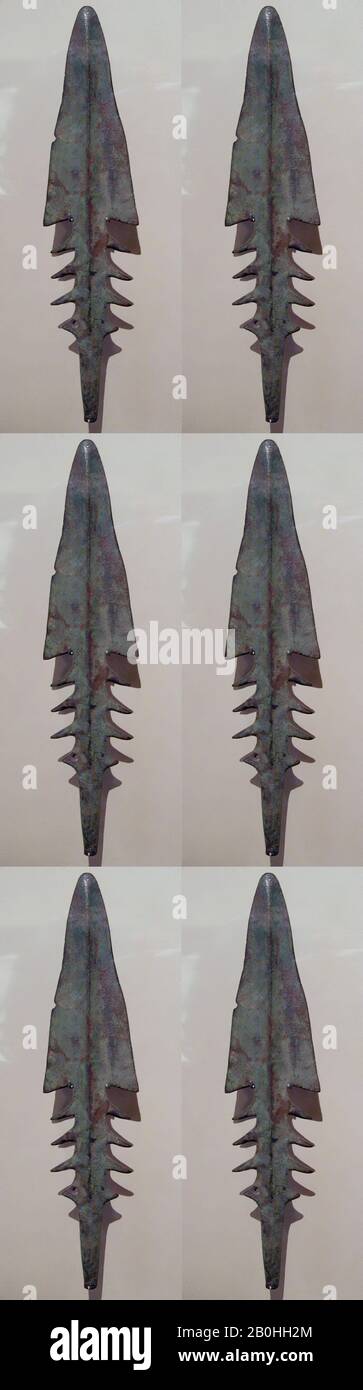 Seghettato Harpoon, India, 1500–500 a.C., India, rame, 16 3/16 x 2 1/4 poll. (41,1 x 5,7 cm), Metallo Foto Stock