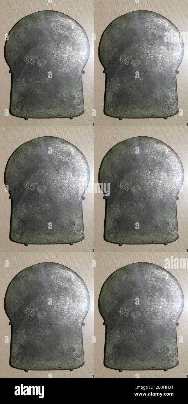 Celt antropomorfo, India, 1500–500 a.C., India, rame, 6 1/8 x 4 7/8 pollici. (15,6 x 12,4 cm), In Metallo Foto Stock