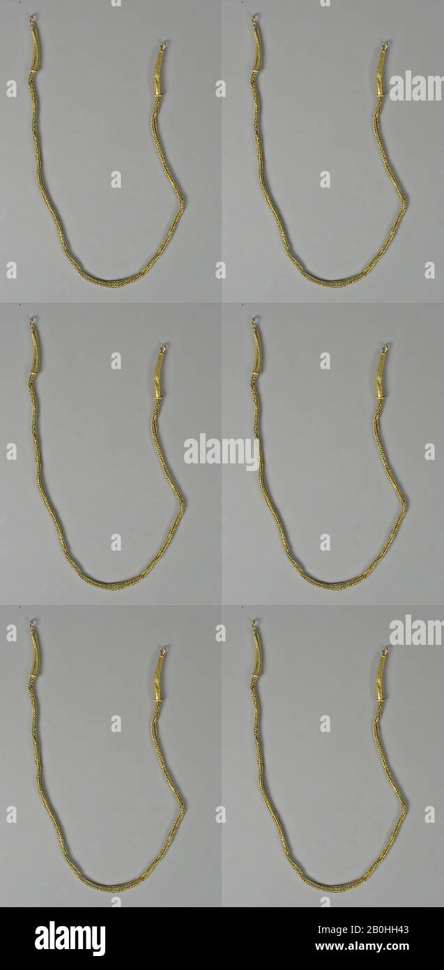 Collana Con Estremità Chiusa, Granulata, Indonesia (Giava centrale), 8th-12th secolo, Indonesia (Giava centrale), oro, L. 13 7/8 in. (35,3 cm), Gioielli Foto Stock