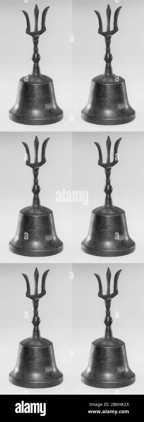 Campana, cinese, fine 19th secolo, Cina, cinese, bronzo, H.: 19,1 m, diam. 8,9 cm (3-1/2 in.), Idiophone-Clapper-campana-Colpito Foto Stock