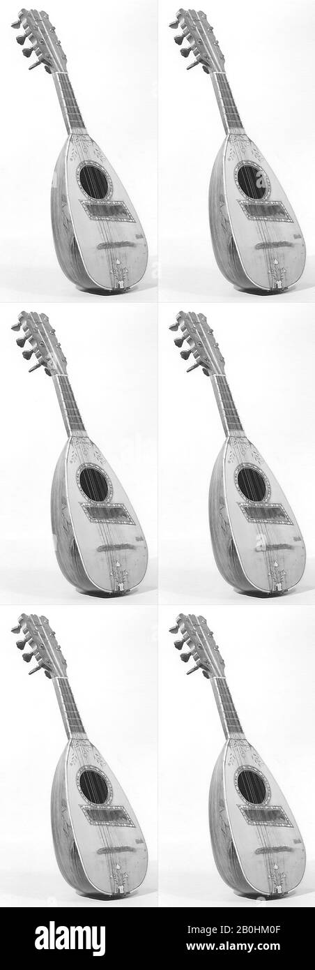 Mandolino, Italiano, 18th secolo, Napoli, Italia, Italiano, legno,  materiali vari, L. 53,3 cm; W. 14 cm (5 1/2 in.),  Chordophone-Lute-plucked-grotted Foto stock - Alamy