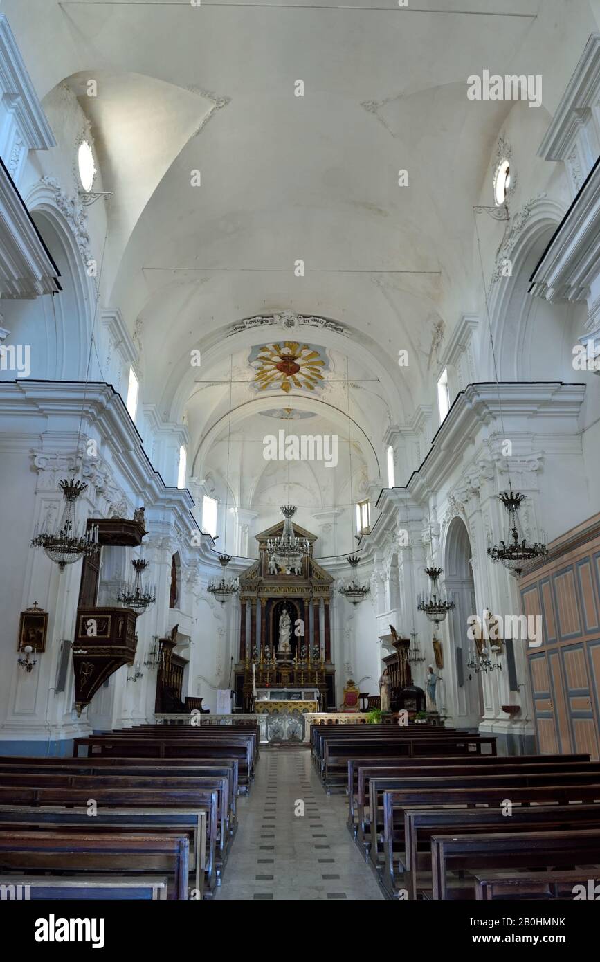 Interno della chiesa di san Cataldo 24 settembre 2019 Erice Sicilia Italia Foto Stock