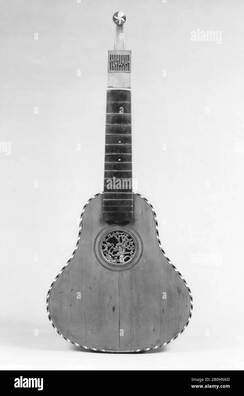 Gerard J. Deleplanque, Cittern, francese, Gerard J. Deleplanque (francese, Lille, Francia attiva ca. 1754–1790), 1772, Parigi, Francia, Francese, Acero, abete rosso, ebano, avorio, madreperla, ottone, Chordophone-Lute-Frotted Foto Stock