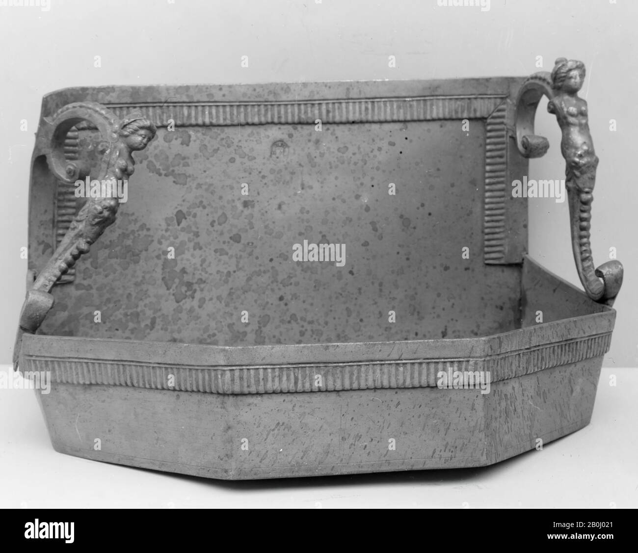 Lavabo, francese o tedesco, tardo 16th-inizio 17th secolo, francese o tedesco, Pewter, Totale: 7 × 12 × 9 in. (17,8 × 30,5 × 22,9 cm), Lamiera-peltro Foto Stock