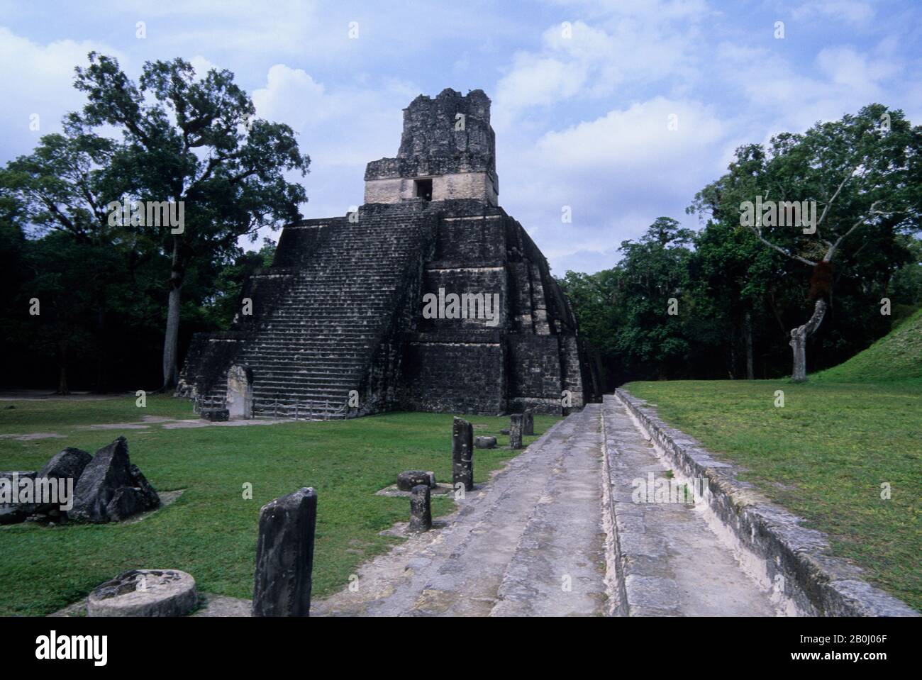 GUATEMALA, TIKAL, GRAND PLAZA E TEMPIO II Foto Stock