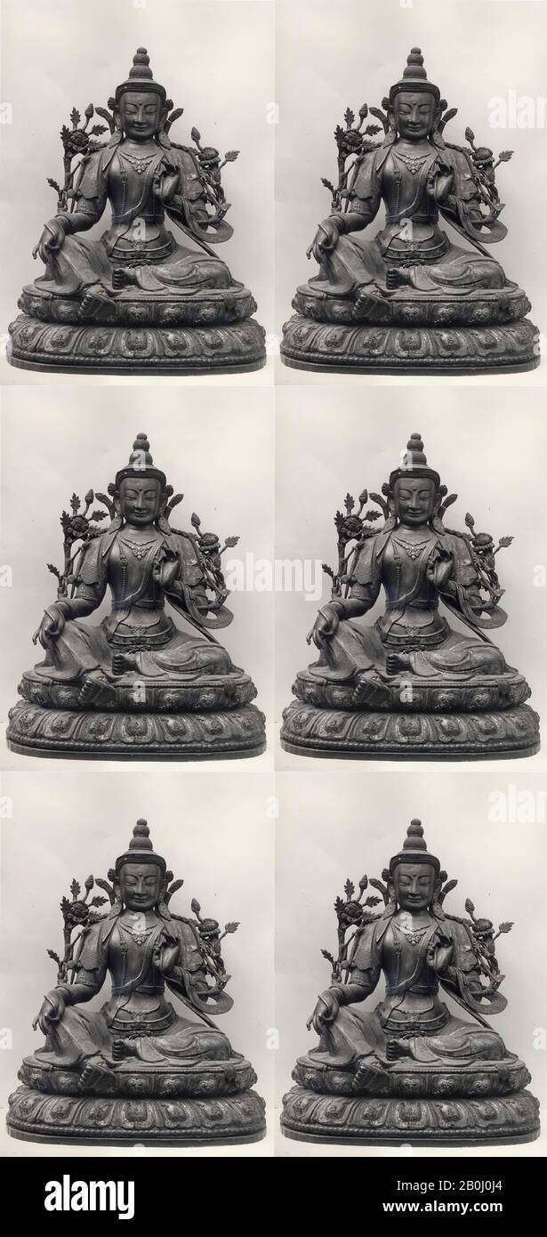 Figura su Lotus Throne, Cina (Lamaist), 17th-18th secolo, Cina (Lamaist), legno Laccato, H. 34 3/8 in. (87,3 cm); W. (71,1 cm); D. 20" (50,8 cm), scultura Foto Stock