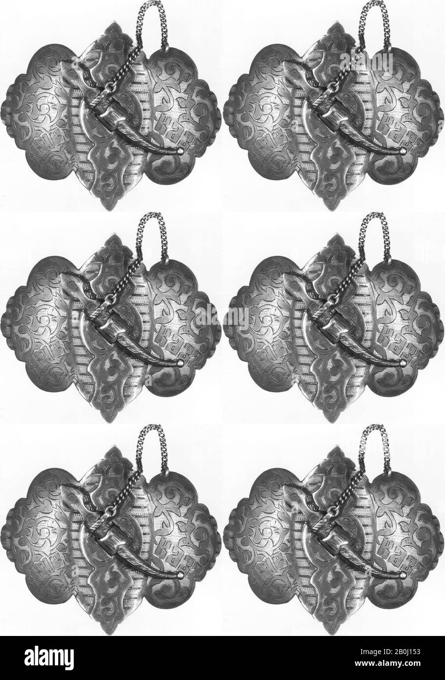 Fibbia cintura, fibbia Cintura, metà 19th secolo, Attribuita a Caucaso, Argento, niello, a) L. 2 5/16 in. W; 1 13/16 in., b) L. 2 in. W. 1 11/16 in., c) L. 1 7/8 in., L. (catena) 2 1/2 in., Gioielli Foto Stock