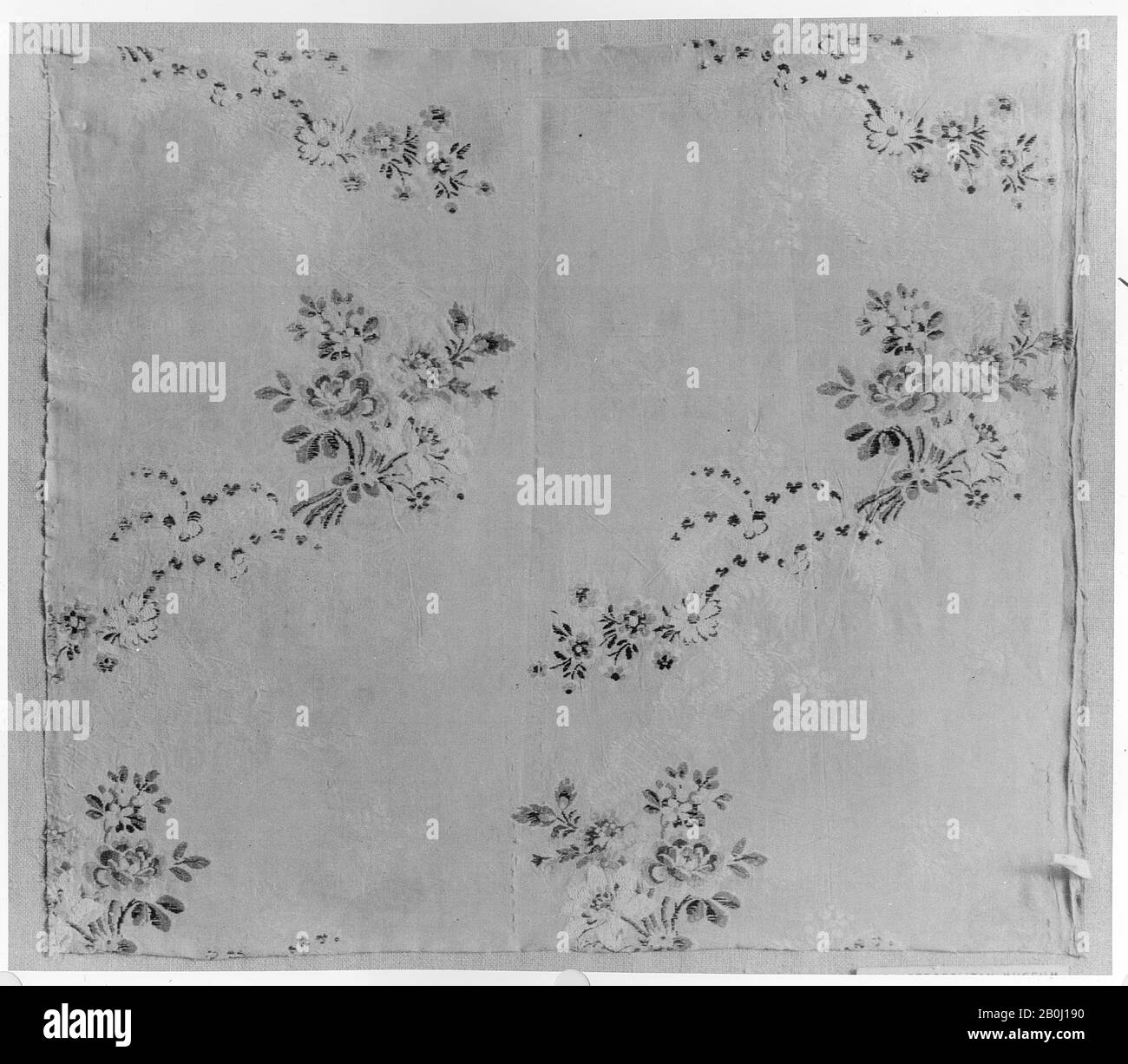 Pezzo, francese, 1760–70, francese, seta, Totale: 15 1/4 x 16 3/4 in. (38,7 x 42,5 cm), tessuto tessile Foto Stock
