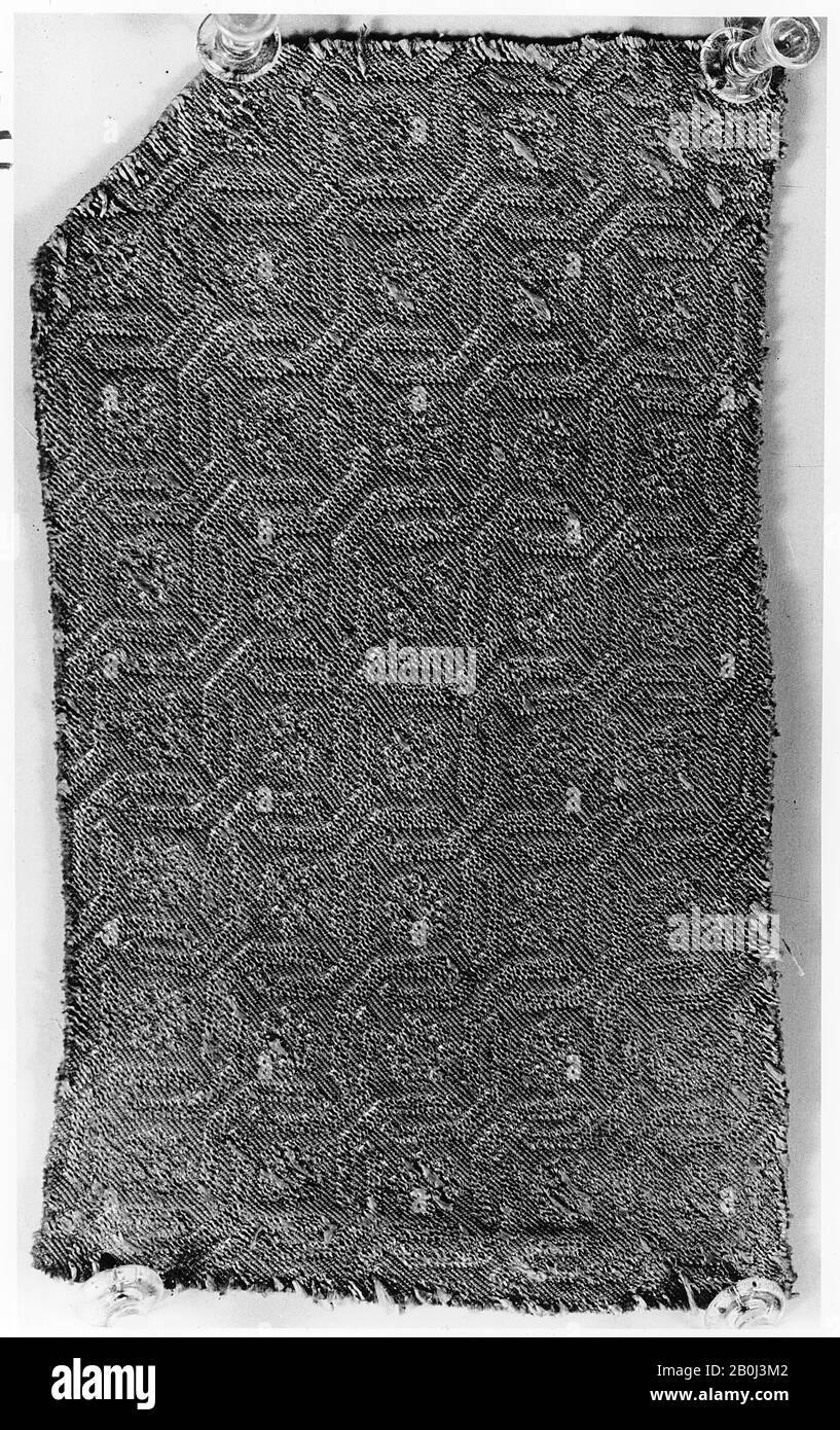 Pezzo, Italiano, inizio 18th secolo, Italiano, filo di seta e metallo, 6 1/2 x 3 3/4 pollici (16,5 x 9,5 cm), tessuto tessile Foto Stock