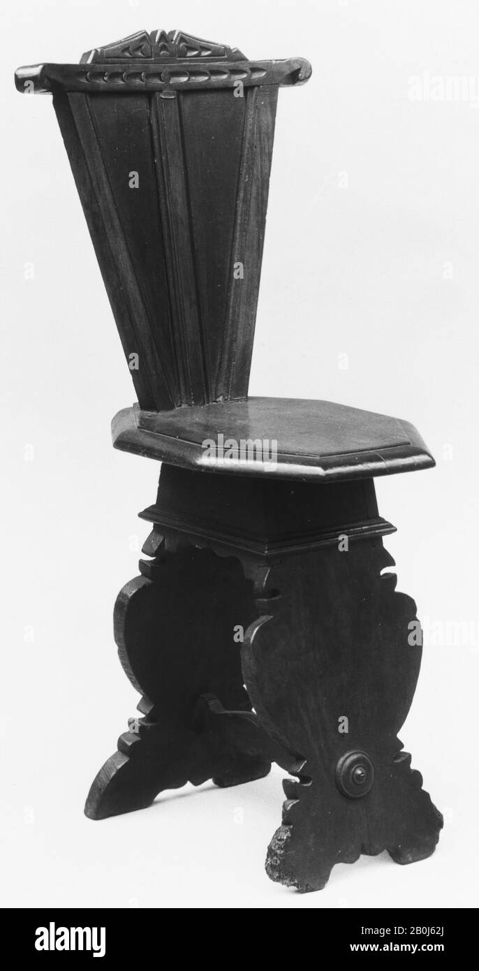 Gabello, Italiano, Toscana, 16th secolo, Italiano, Toscana, Noce, 38 x 12-3/4 x 16-1/2 in. (96,5 x 32,4 x 41,9 cm), legno-mobili Foto Stock