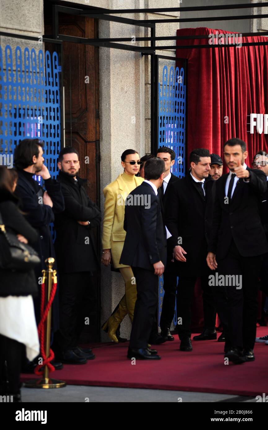 Milano, Italia. 20th Feb, 2020. Irina Shayk arriva per Furla evento Il top model IRINA SHAYK arriva al centro della manifestazione FURLA, in Piazza Beccaria Credit: Independent Photo Agency Srl/Alamy Live News Foto Stock