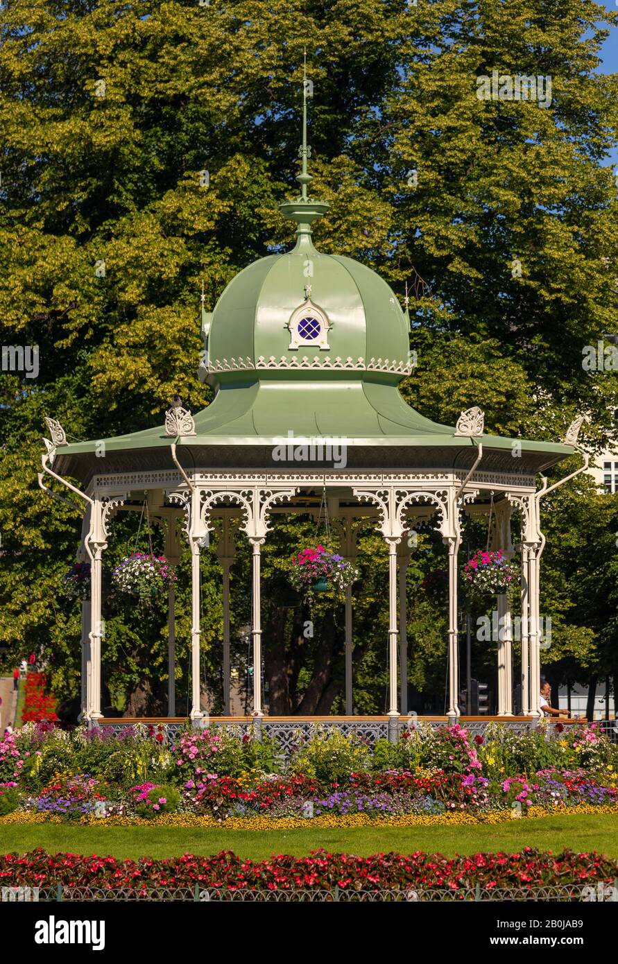 Bergen, NORVEGIA - padiglione della musica a Byparken, un parco pubblico nel centro di Bergen. Foto Stock