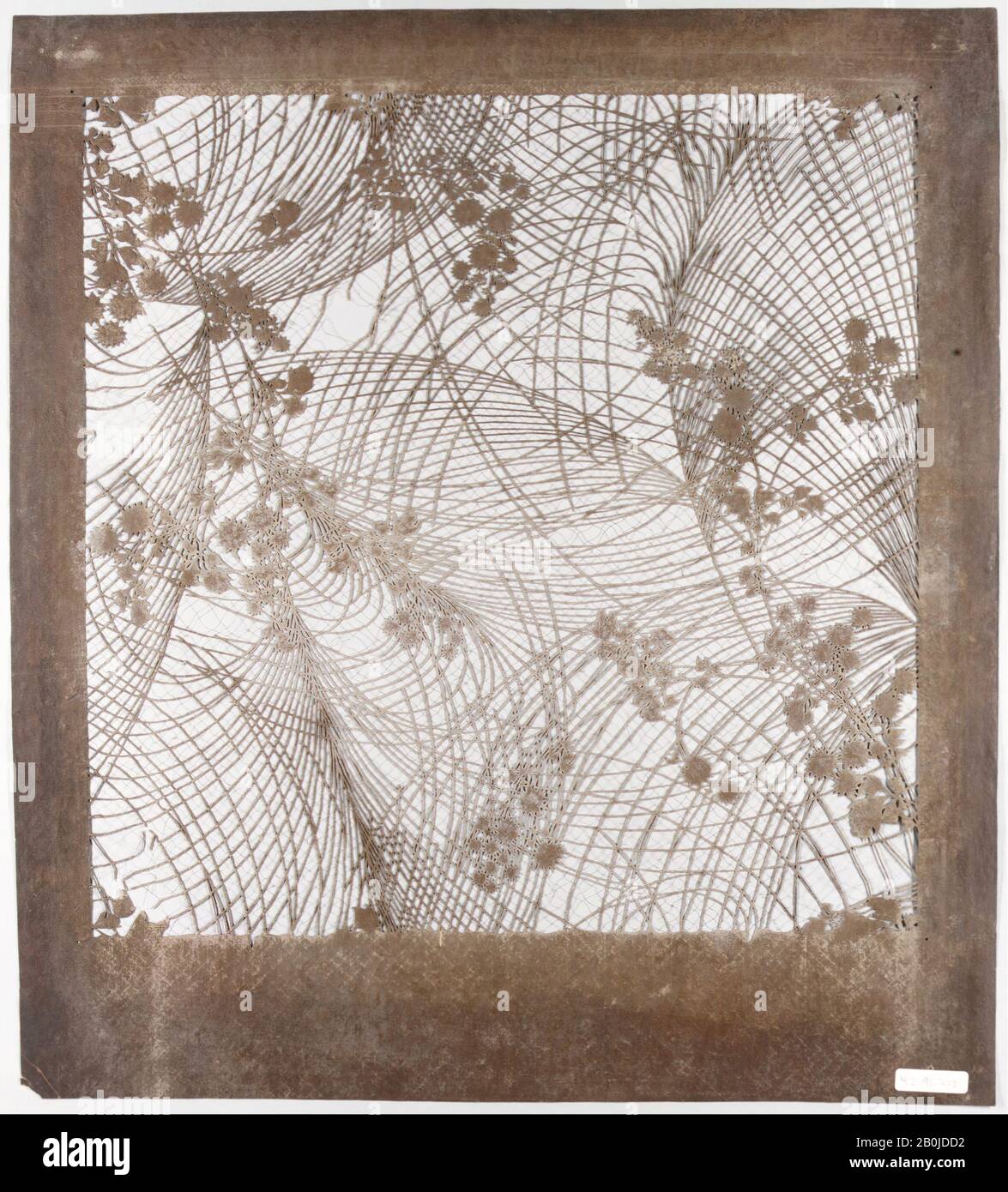 Stencil, Giappone, 19th secolo, Giappone, carta, seta, 19 x 17 pollici (48,26 x 43,2 cm), matite Foto Stock