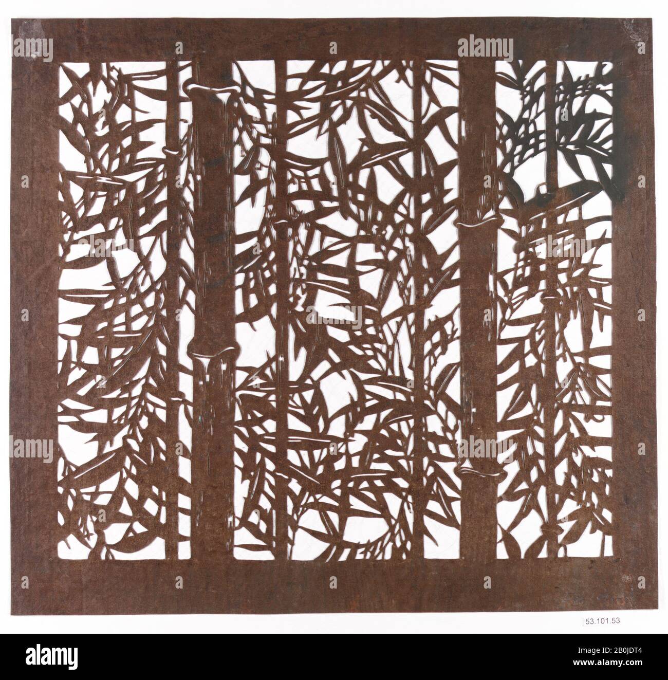 Stencil, Giappone, periodo Edo (1615–1868), Cultura: Giappone, carta, 15 3/4 x 14 1/2 in. (40,01 x 36,83 cm), matite Foto Stock