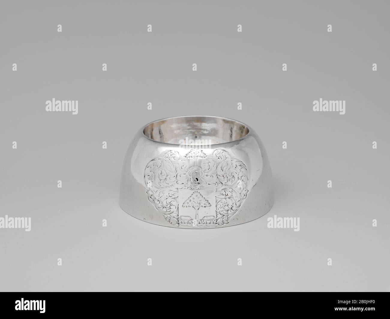 Bartholomew Le Roux, Sale Di Trencher, Americano, Bartholomew Le Roux (Ca. 1665–1713), 1690–1710, Fabbricato a New York, New York, America, Argento, 1 5/16 x 2 3/4 in. (3,3 x 7 cm); 2 once 10 dwt. (77,2 g), argento Foto Stock