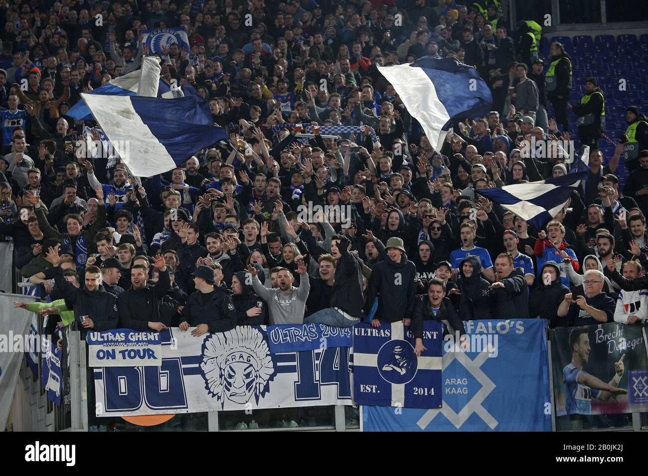 Roma, Italia. 20th Feb, 2020. Kaa Gent Supporters durante la partita della UEFA Europa League tra Roma e Gent allo Stadio Olimpico, Roma, Italia, il 20 febbraio 2020. Foto Di Luca Pagliaricci. Solo uso editoriale, licenza richiesta per uso commerciale. Nessun utilizzo nelle scommesse, nei giochi o nelle singole pubblicazioni di club/campionato/giocatore. Credit: Uk Sports Pics Ltd/Alamy Live News Foto Stock