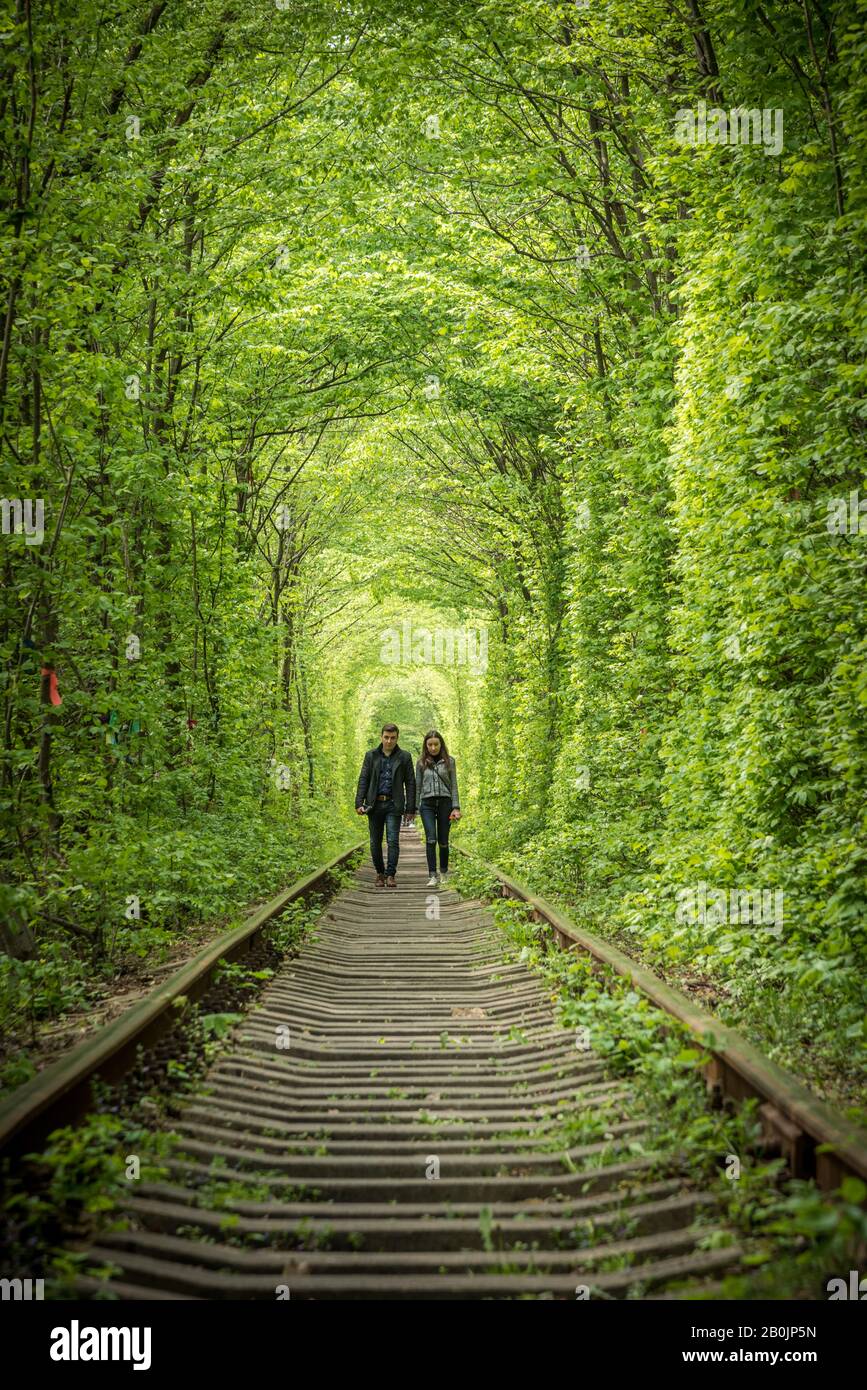 All'interno del "tunnel dell'amore" dell'Ucraina Foto Stock