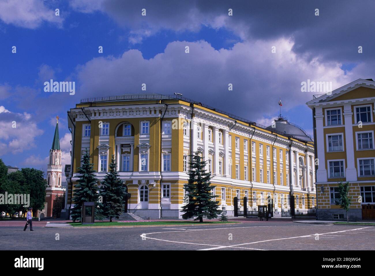 RUSSIA, MOSCA, AL CREMLINO, EDIFICI GOVERNATIVI Foto Stock