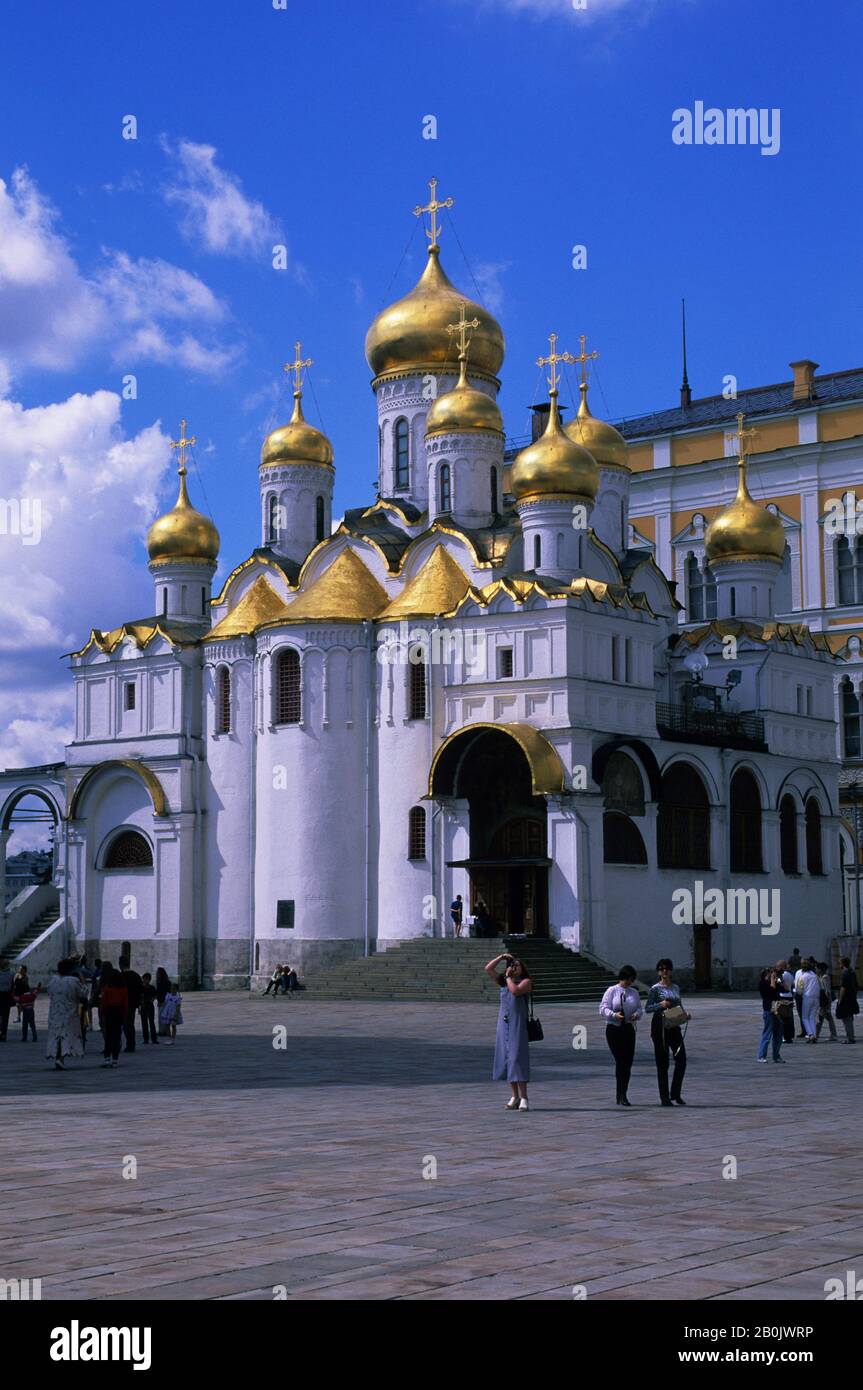 RUSSIA, MOSCA, AL CREMLINO, CATTEDRALE DELL'ANNUNCIAZIONE Foto Stock