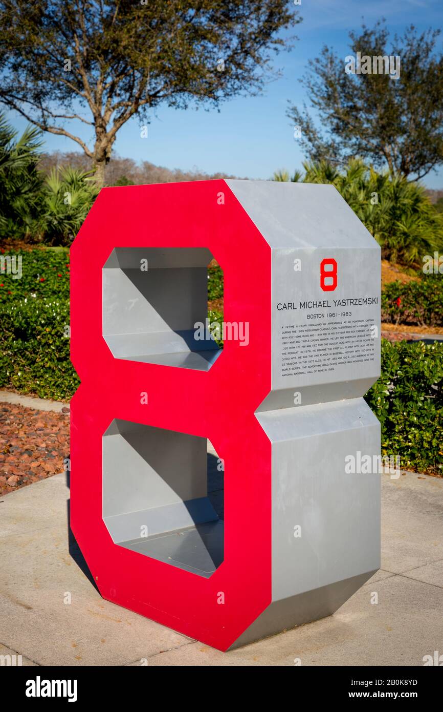 Numero - numero ritirato di Carl Yaxtrzemski, giocatore passato del Boston Red Sox al JetBlue Park, Ft Myers, Florida, Stati Uniti Foto Stock