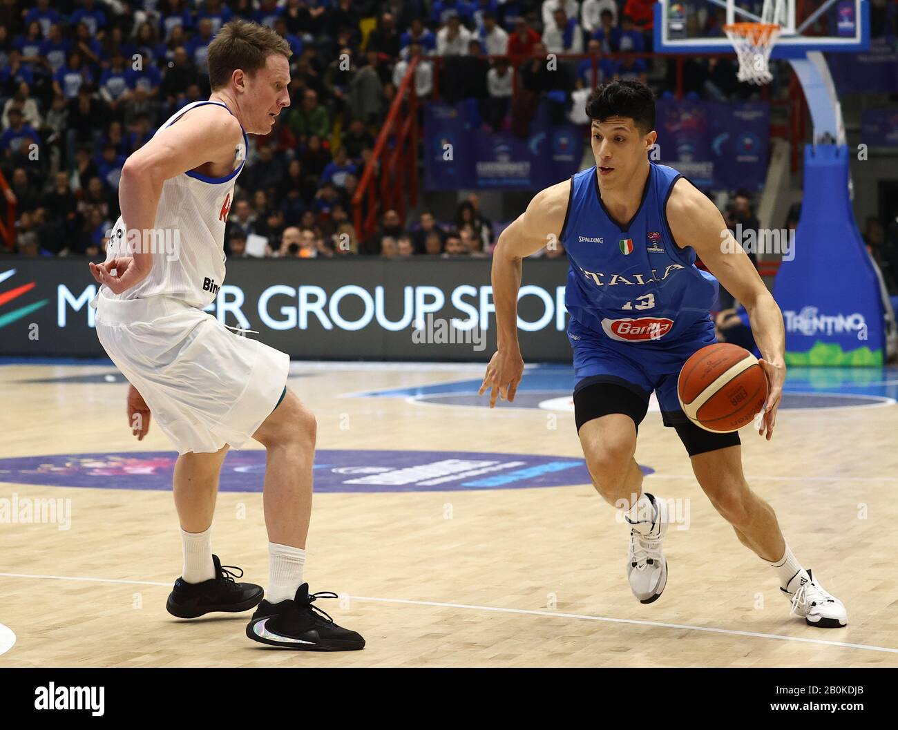 Pala Barbuto, Napoli, Campania, Italia. 20th Feb, 2020. Eurobasket Basketball, Italia contro Russia; Simone Fontecchio Italia arriva sul blall Credit: Action Plus Sports/Alamy Live News Foto Stock