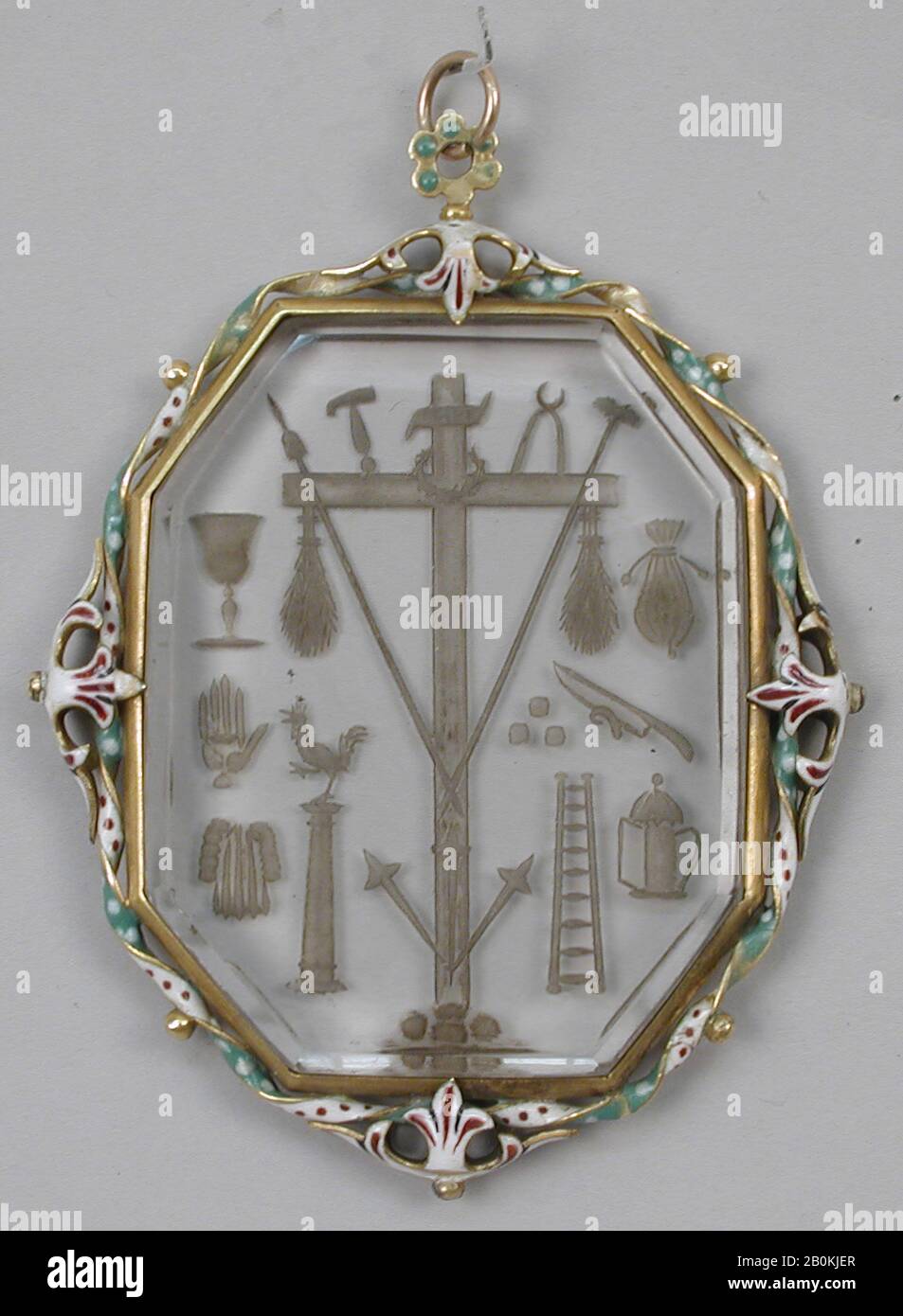 Emblemi della Passione, forse spagnolo, 17th secolo, forse spagnolo, Cristallo, oro, smalto, 3 3/16 × 2 1/2 in. (8,1 × 6,4 Cm), Natural Substances-Rock Crystal Foto Stock