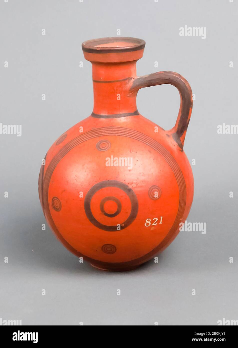 Brocca, cipriota, Cypo-arcaico i, Data 750–600 a.C., cipriota, Terracotta, 5 7/8in. (14,9 cm), Vasi Foto Stock