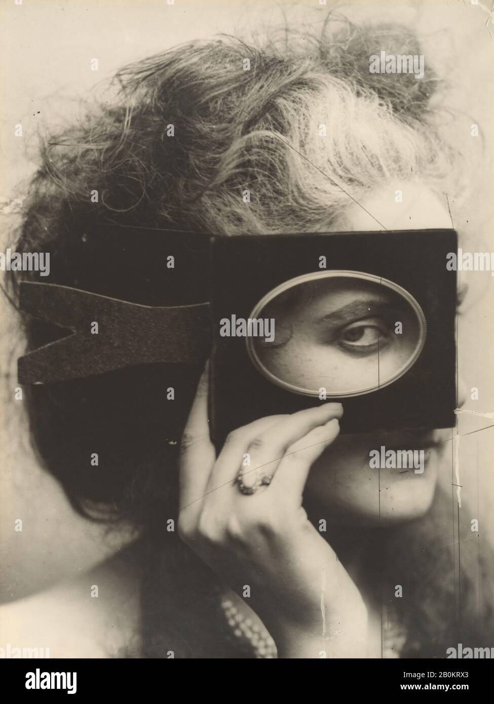 Pierre-Louis Pierson, Scherzo Di Follia, Pierre-Louis Pierson (Francese, 1822–1913), 1861–67, Stampato Ca. 1930, Stampa Gelatina argento da vetro negativo, immagine: 39,8 x 29,8 cm, Foto: 61 x 50,8 cm Foto Stock