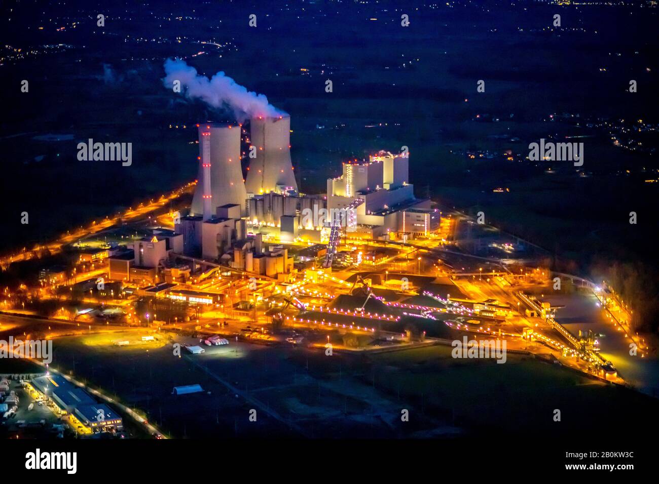 Veduta aerea di notte su Hamm, centrale nucleare RWE Westfalen, centrale a carbone, THTR, ex centrale nucleare, centrale nucleare, Lippe, Hamm, Foto Stock