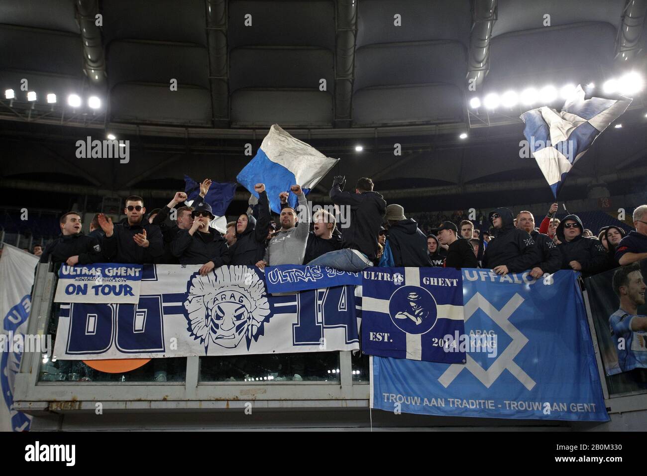 Roma, Italia. 20th Feb 2020. Kaa Gent Supporters durante la partita della UEFA Europa League tra Roma e Gent allo Stadio Olimpico, Roma, Italia, il 20 febbraio 2020.(Foto di UKSP/Espa-Images) credito: Agenzia fotografica per lo sport europeo/Alamy Live News Foto Stock
