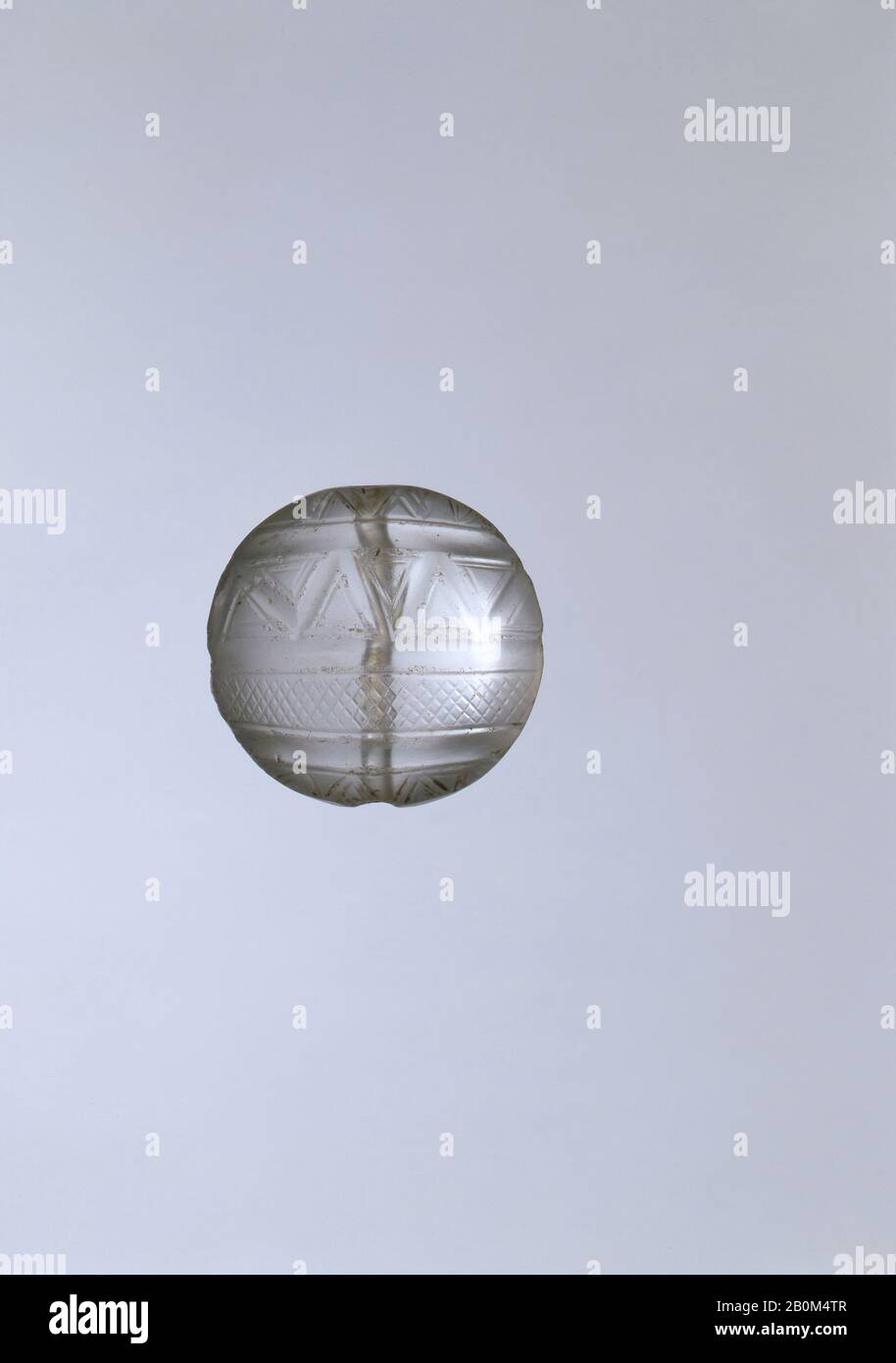 Cristallo di roccia lentoide, Minoan, Medio Minoan III, Data ca. 1700–1600 a.C., Minoan, cristallo di roccia, diam.: 7/8 poll. (2,3 cm), Gemme Foto Stock