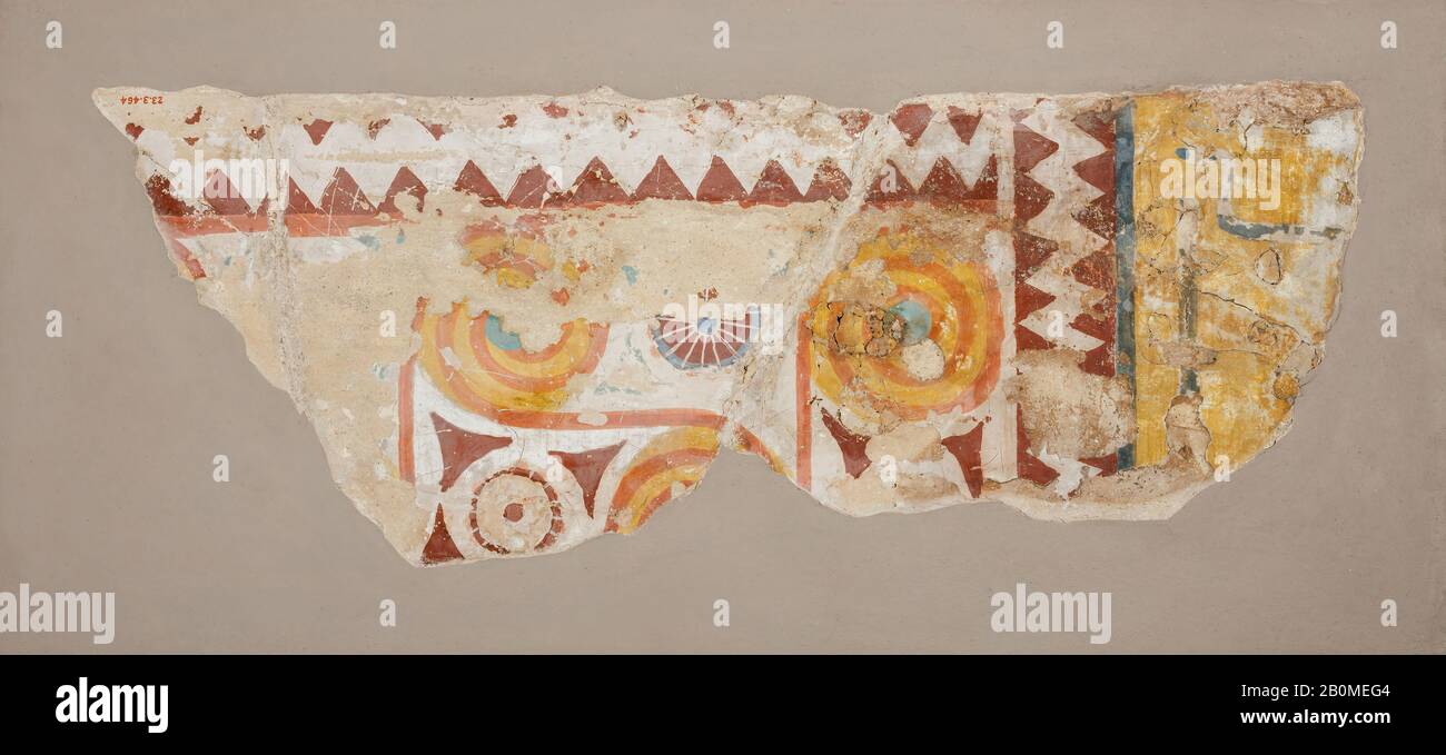 Dipinto a soffitto dalla Cappella delle Tombe di Senenmut, nuovo Regno, Dinastia 18, Regno Unito di Hatshepsut e Thutmose III, ca. 1479–1458 a.C., Dall'Egitto, Alto Egitto, Tebe, Sheikh Abd el-Qurna, Tomba di Senenmut (TT 71), Soffitto a sud del fascio assiale del corridoio anteriore, 1923, gesso fango, vernice, senza cornice: H. 17 × W. 44 cm (6 11/16 × 17 5/16 in.), Incorniciata: H. 24,4 × W. 51,7 × D. 6,5 cm, 13,1 kg (9 5/8 × 20 3/8 × 2 9/16 in., 28,8 lb Foto Stock