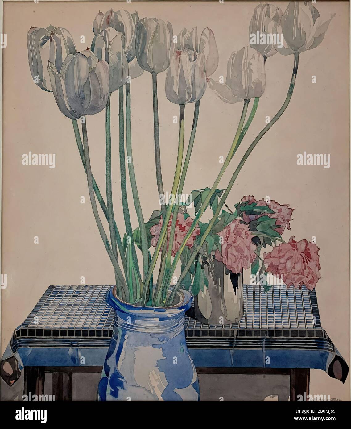 Charles Rennie Mackintosh, White Tulips, American, Charles Rennie Mackintosh (British, Glasgow, Scotland 1868–1928 Londra), Ca. 1920, americano, acquerello e grafite su carta, circa 15 3/8 × 13 3/8 in. (39,1 × 34 cm), Disegni Foto Stock