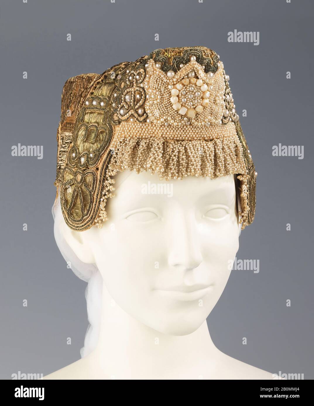 Headdress, Russo, inizio 19th secolo, Russo, metallo, perla, cotone, carta Foto Stock