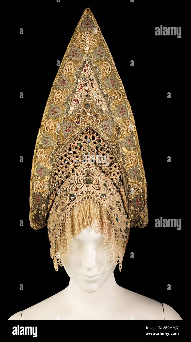 Headdress, Russo, inizio 19th secolo, Russo, seta, perle, metallo, cotone, carta Foto Stock