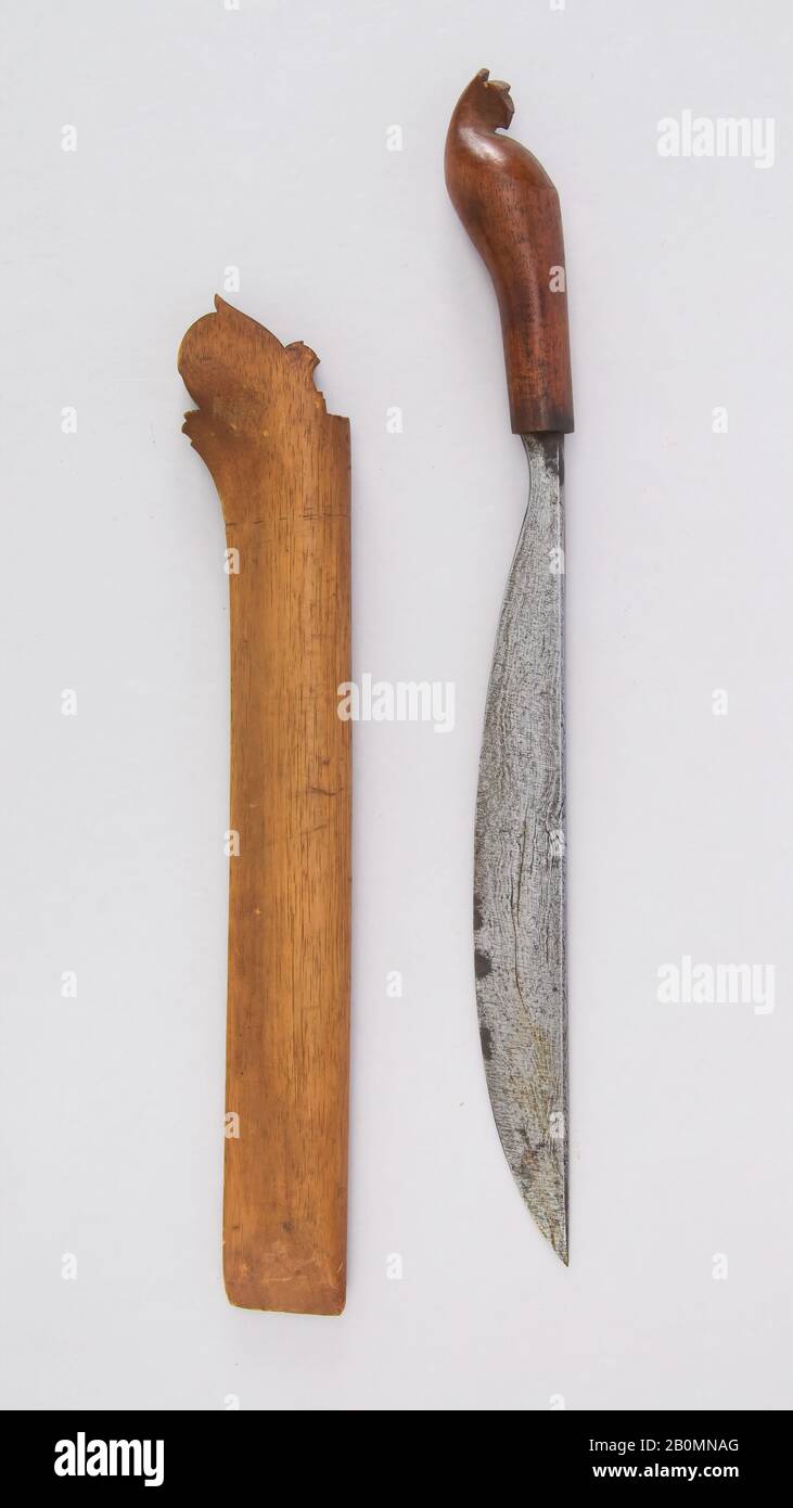 Coltello (Golok) con Guaina, Malayan, 18th-19th secolo, Malayan, Wood, L. con guaina 15 11/16 in. (39,8 cm); L. senza guaina 14 7/8 in. (37,8 cm); L. di lama 10 3/8 in. (26,4 cm); W. 1 9/16 in. (4 cm); Peso 7,6 once (215,5 g); Peso della guaina 1,6 oz. (45,4 g), coltelli Foto Stock