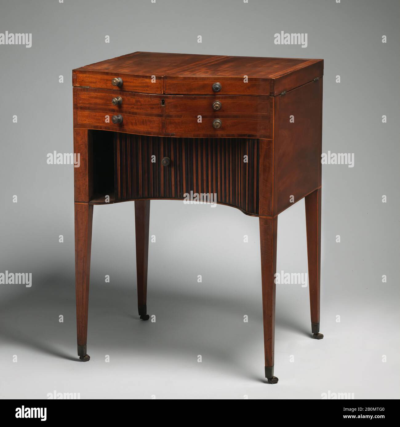 Cabina di cabina, inglese, ca. 1790, British, Mahogany e boxwood, Nel Complesso: 31 1/2 × 22 × 19 5/8 in. (80 × 55,9 × 49,8 cm), legno-mobili Foto Stock