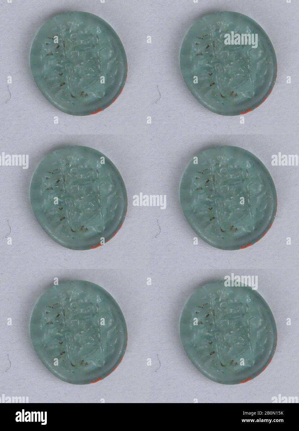 Peso moneta, peso moneta, 10th–11th secolo, Attribuito all'Egitto, vetro, H. 1/8 in. (0,3 cm), diam. 9/16 poll. (1,4 cm), Peso 0,03 once (0,9 g), vetro Foto Stock