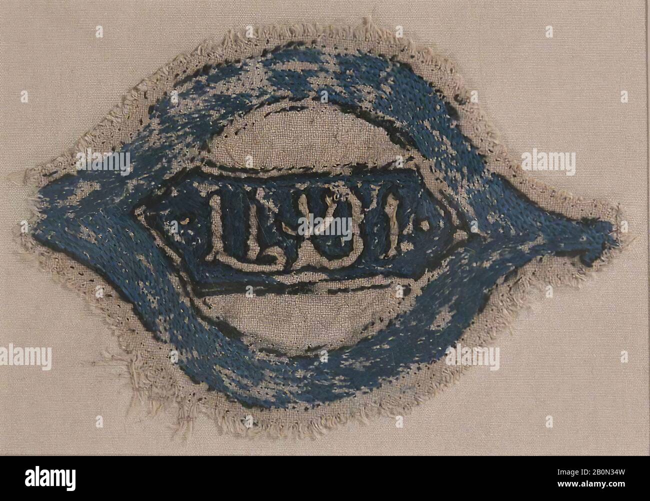 Blazon, 14th secolo, Attribuito all'Egitto, lino e seta, alto 3,5 poll. Largo 5,00 poll. (8,9 cm di altezza 12,7 cm di larghezza), tessuto tessile Foto Stock