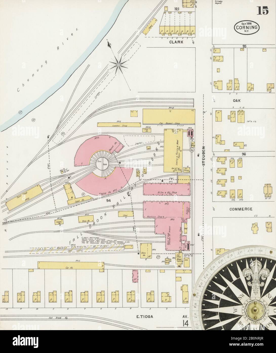 Immagine 15 Della Mappa Sanborn Fire Insurance Di Corning, Steuben County, New York. Set 1898. 17 fogli, America, mappa stradale con una bussola Del Xix Secolo Foto Stock