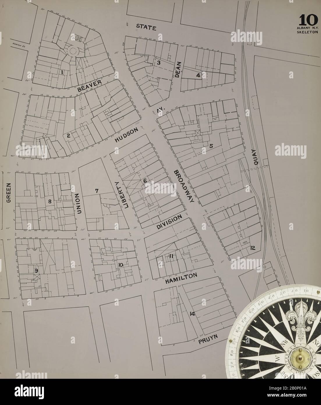 Immagine 13 Della Mappa Sanborn Fire Insurance Di Albany, Albany County, New York. 1892. 124 fogli. Include Coeymans, Coeymans Junction, Rensselaerville, Clarksville, Altamont, Guilderland Center, South Bethlehem. 3 mappe scheletriche. Bound, America, mappa stradale con una bussola Del Xix Secolo Foto Stock
