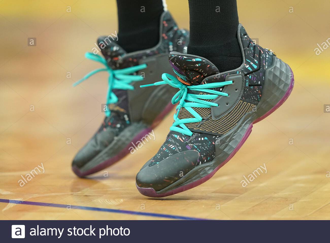 scarpe di james harden