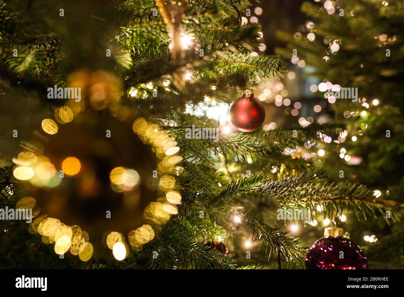 Decorazioni di albero di Natale, sfera di albero di Natale, su un albero di Natale ad una festa di Natale, Colonia, Renania del Nord-Vestfalia, Germania Foto Stock