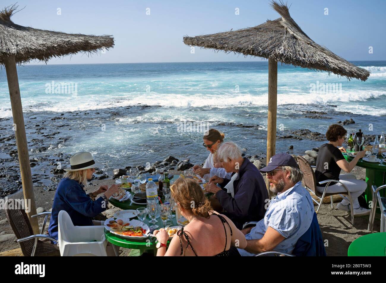 Un famoso ristorante di pesce a El Golfo, Lanzarote Foto stock - Alamy