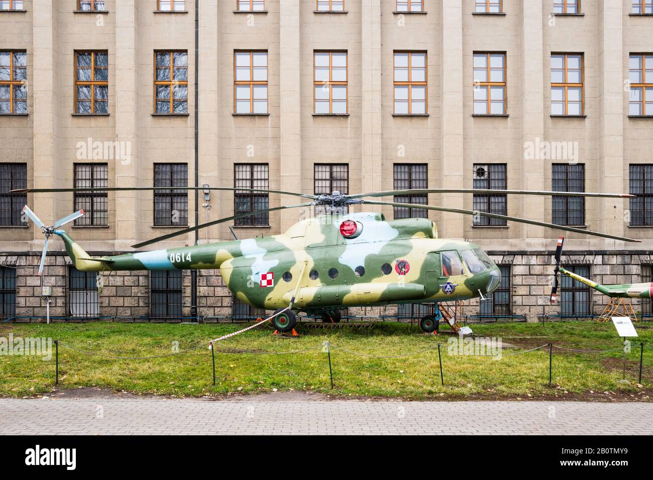 Russo Mil Mi-8 elicottero a turbina doppia al Museo dell'esercito polacco (Muzeum Wojska Polskiego) mostre all'aperto di attrezzature militari pesanti. Foto Stock