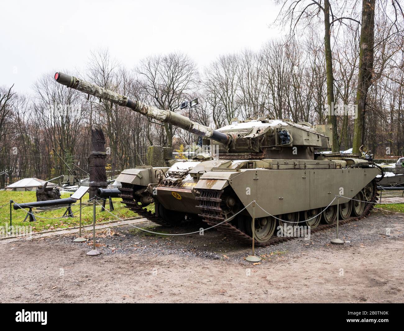 Centurion Tank Mk 5 al Museo dell'esercito polacco (Muzeum Wojska Polskiego) mostra all'aperto di attrezzature militari pesanti. Foto Stock