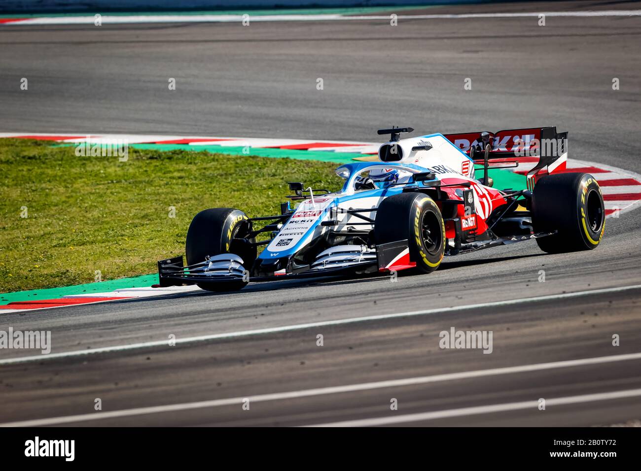 Nicholas Latifi del Rokit Williams Racing Team visto in azione durante il terzo giorno di F1 Test Days nel circuito di Montmelo. Foto Stock