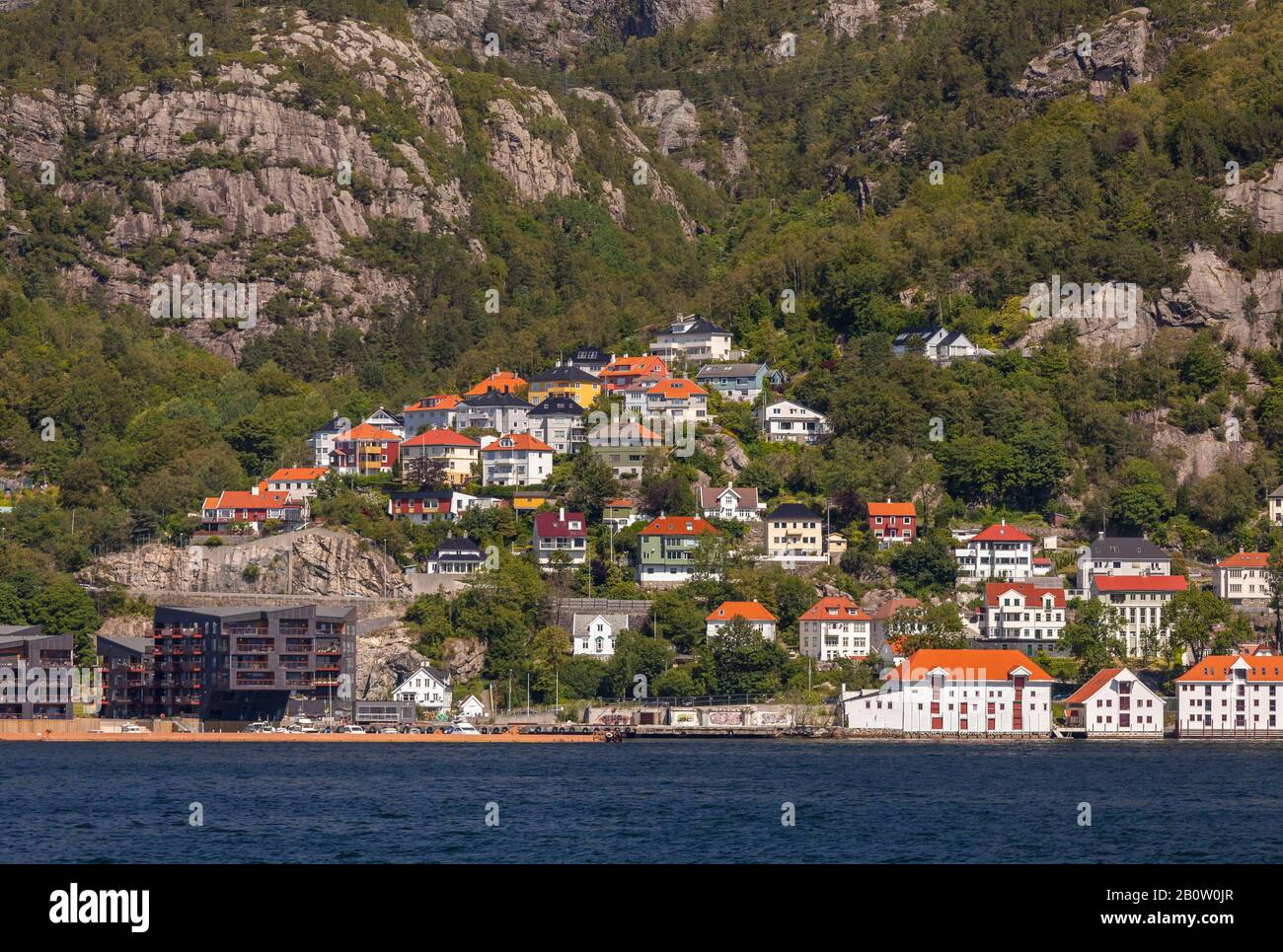 Bergen, NORVEGIA - Sandviken quartiere Waterfront case, a nord del porto di Vagen. Foto Stock